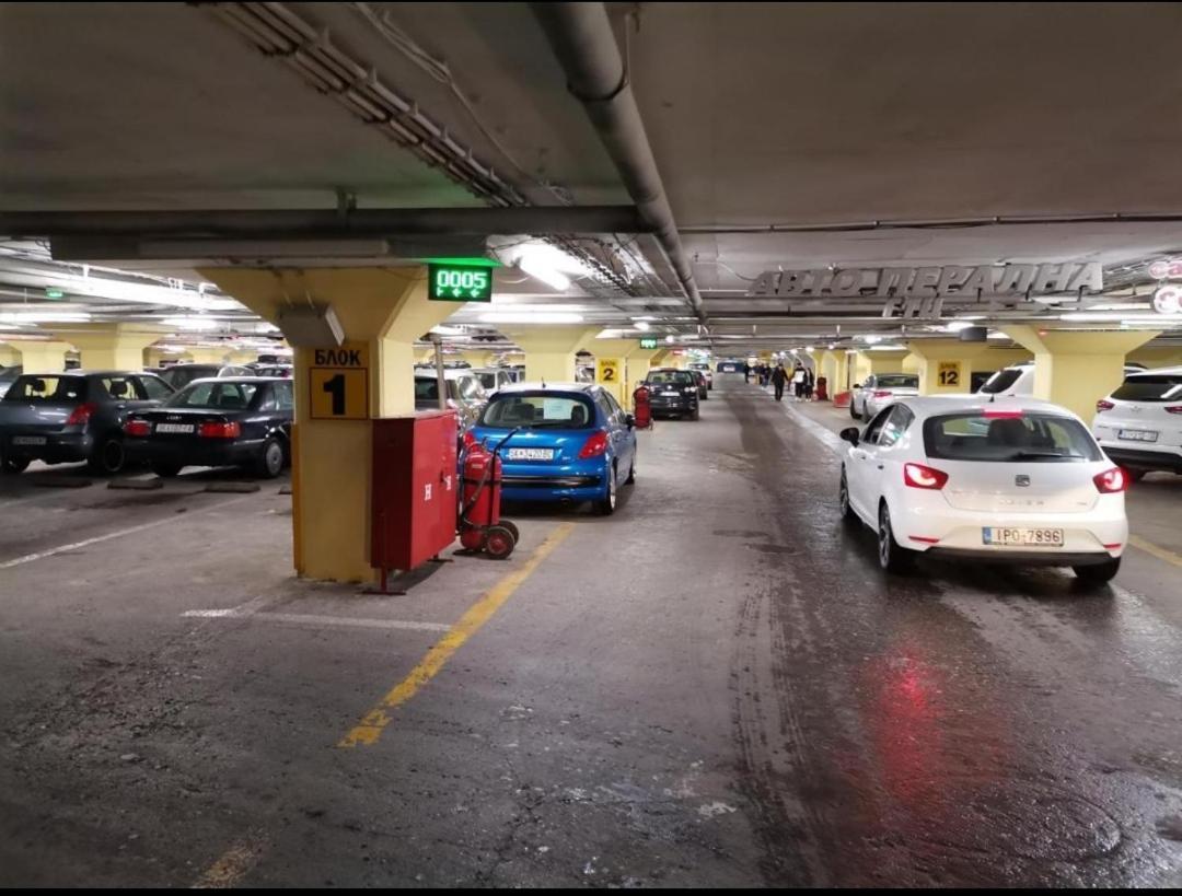Calla 5 Apartment - Main Square, In The City Shopping Center - Parking Slot With Security And Video Camera Skopje Exteriör bild