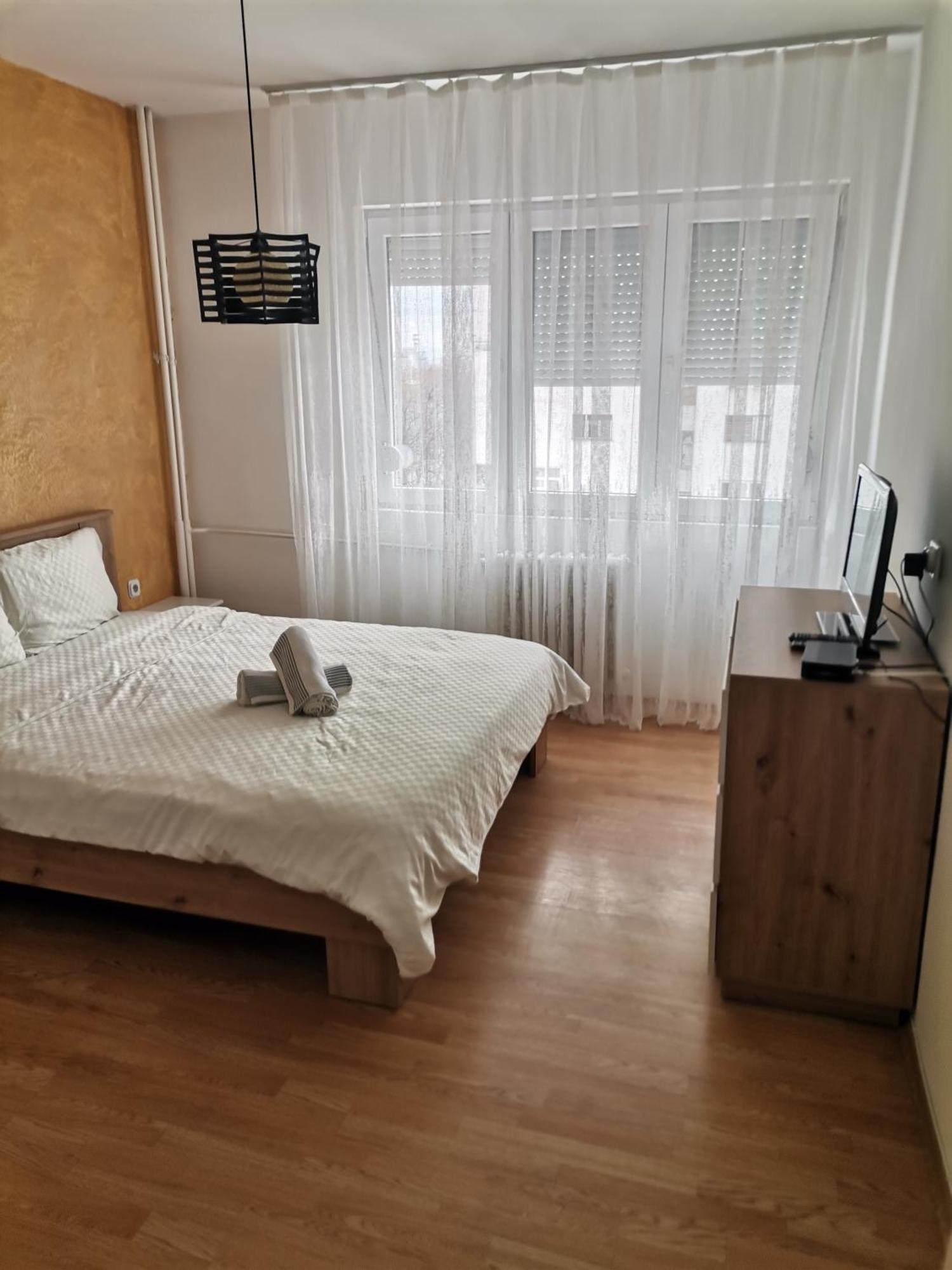 Calla 5 Apartment - Main Square, In The City Shopping Center - Parking Slot With Security And Video Camera Skopje Exteriör bild